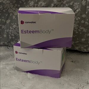 2 boxes of esteem body one piece ostomy bags
